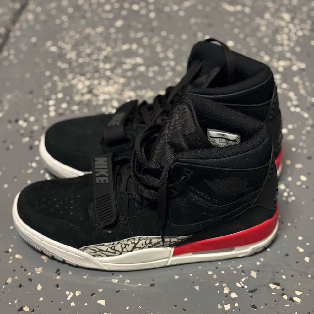 Air Jordan 312 s
Used a couple of times like new.